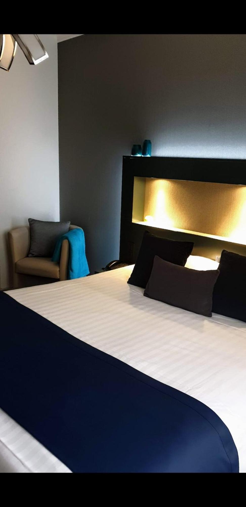 Belrom Hotel Синт-Тройден Екстериор снимка