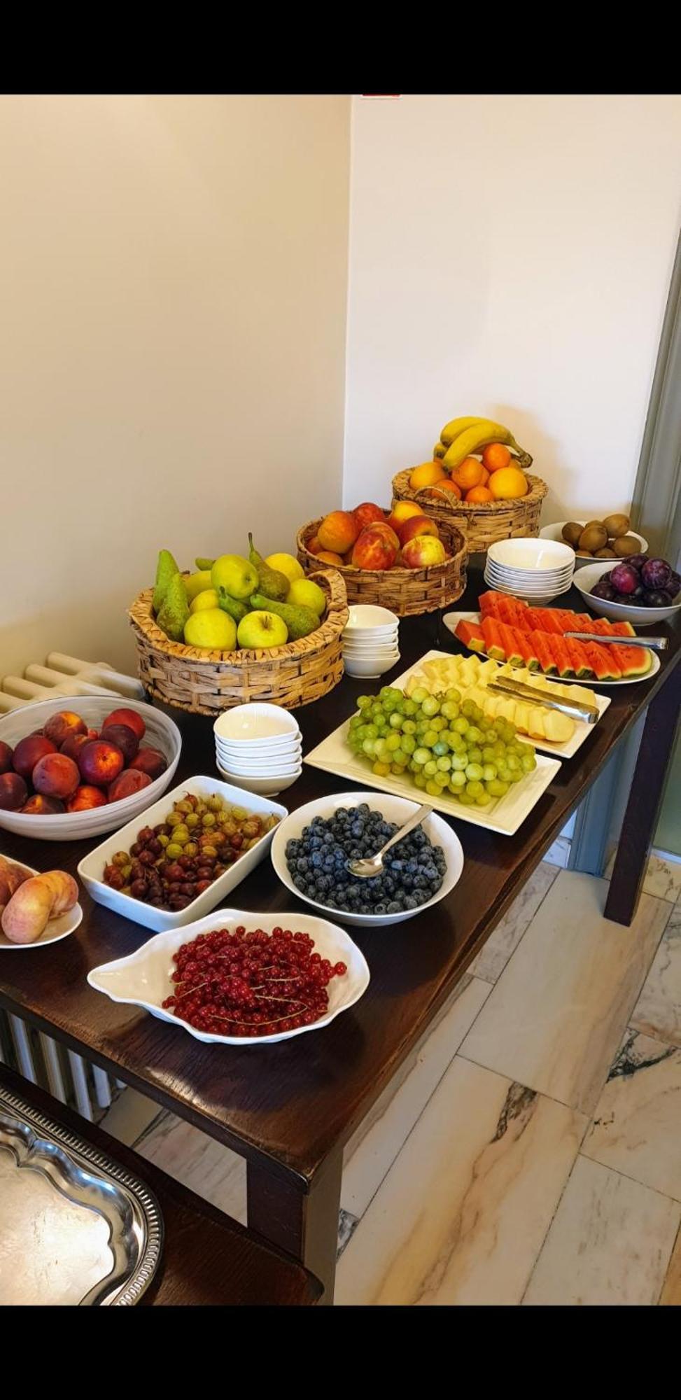 Belrom Hotel Синт-Тройден Екстериор снимка